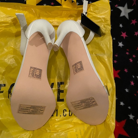 Forever 21 white and clear heels - Picture 3 of 3